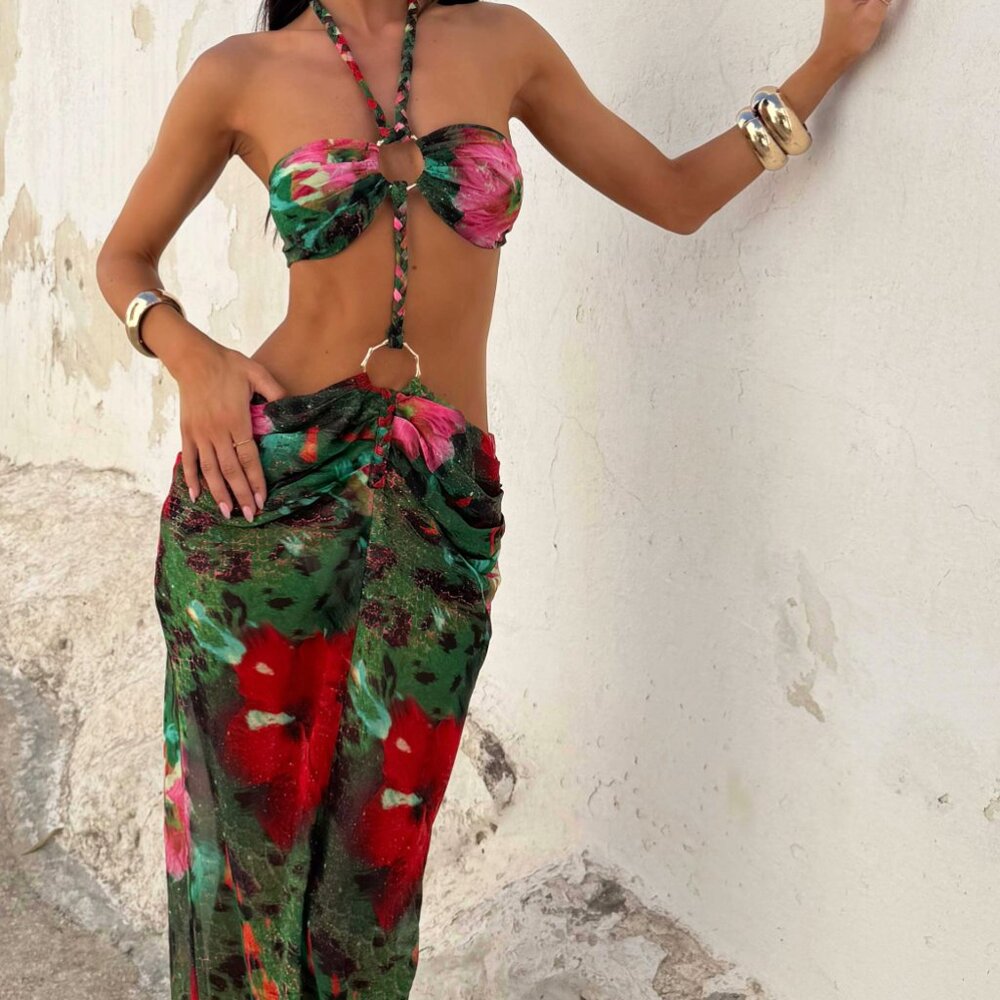 BRAND NEW-  HAYAMI MAXI DRESS RUBY HIBISCUS - M